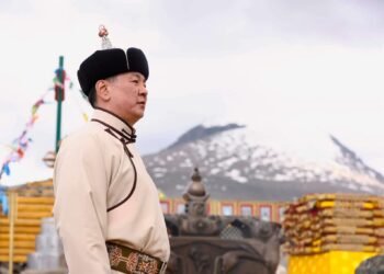 Отгонтэнгэр хайрхан уулын тэнгэрийг тахих төрийн ёслол боллоо