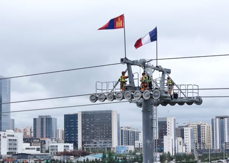 ДҮҮЖИН ЗАМЫН ТЭЭВЭР ТӨСЛИЙН БАРИЛГА УГСРАЛТЫН АЖИЛ 84 ХУВИЙН ГҮЙЦЭТГЭЛТЭЙ ҮРГЭЛЖИЛЖ БАЙНА