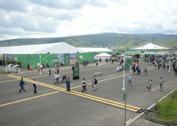 COP17 хурлын Ногоон бүсэд Улаанбаатар хот хөгжлийн төслүүдээ танилцуулж байна