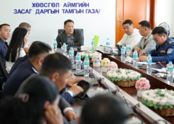 Засгийн газар аймгуудыг асуудлаа өөрсдөө шийдэх боломжийг нэмэгдүүлж, эрхзүйн саадыг арилгана