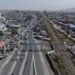 Таван шарын Нүхэн гарц дээгүүр 90 метрийн урт явган хүний гүүрийн ажил хийгдэж байна