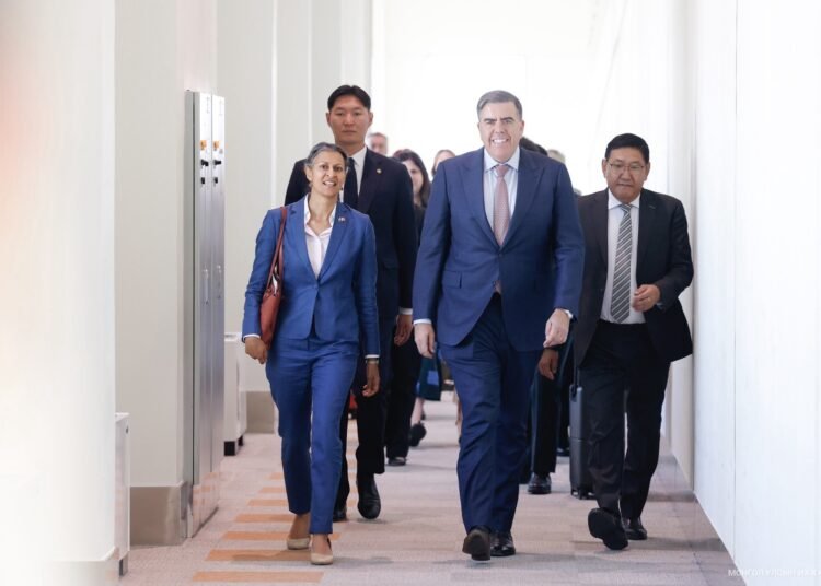 Австралийн Холбооны Улсын парламентын Төлөөлөгчдийн танхимын дарга Милтон Дик Монгол Улсад албан ёсны айлчлал хийхээр хүрэлцэн ирлээ