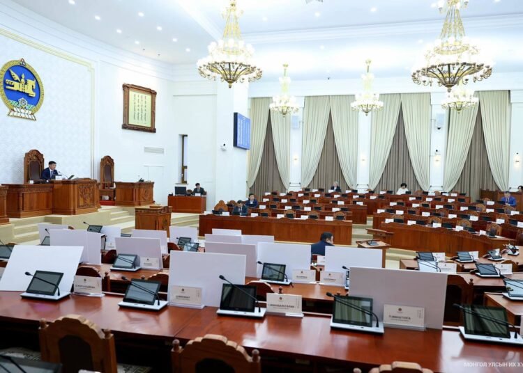 Чуулганы нэгдсэн хуралдааны ирц бүрдээгүй тул хойшлууллаа