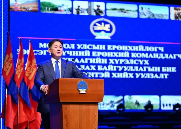 Ерөнхийлөгч У.Хүрэлсүх хил хамгаалах байгууллагын ажилтан, албан хаагчидтай уулзлаа