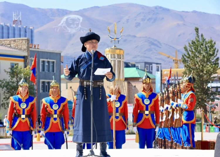 Ерөнхийлөгчийн зарлигаар Баян-Өлгий аймгийн Бөхөн уулын энгэрт Их Эзэн Чингис хааны шүтээн хөргийг заллаа
