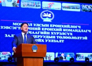 Ерөнхийлөгч У.Хүрэлсүх төрийн цэргийн болон хууль сахиулах байгууллагын залуу офицеруудтай уулзлаа