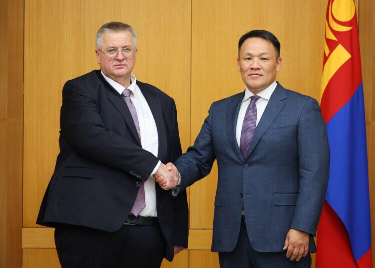ШАДАР САЙД Н.НОМТОЙБАЯР ОХУ-ЫН ЗАСГИЙН ГАЗРЫН ОРЛОГЧ ДАРГА А.Л.ОВЕРЧУКТАЙ УУЛЗЛАА