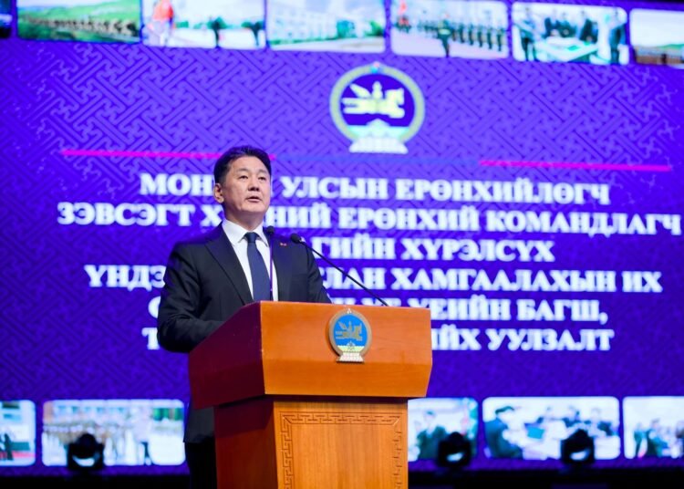 Ерөнхийлөгч У.Хүрэлсүх Үндэсний батлан хамгаалахын их сургуулийн хамт олонтой уулзав