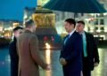 Дайчдын дурсгалд зориулсан Мөнхийн галд хүндэтгэл үзүүлж, цэцэг өргөлөө
