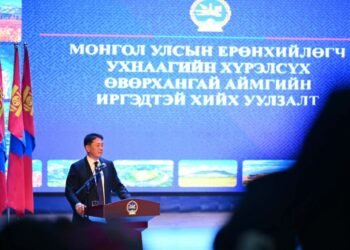 Ерөнхийлөгч У.Хүрэлсүх Өвөрхангай аймгийн иргэдтэй уулзав
