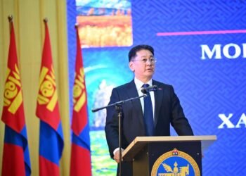 Ерөнхийлөгч У.Хүрэлсүх Өвөрхангай аймгийн Хархорин сумын иргэдтэй уулзав